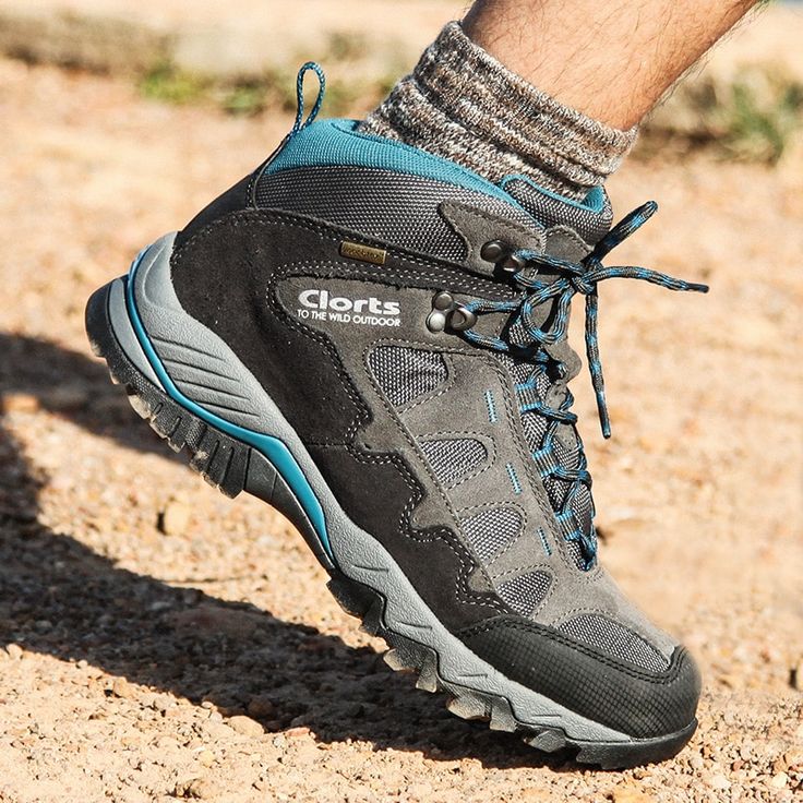 Giày Clorts Có Chống Nước Thật Sự Không Khi Đi Phượt Mùa Mưa?