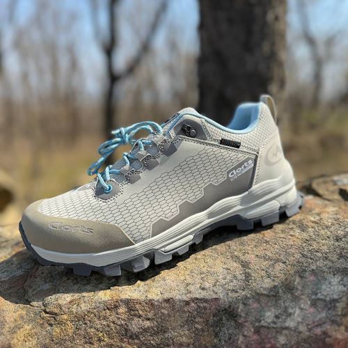 Giày Hiking Clorts: Lựa Chọn Hoàn Hảo Cho Mọi Cung Đường Đi Bộ Đường Dài