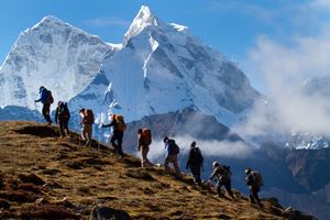 Bí Quyết Chọn Giày Leo núi Clorts Giúp Chinh Phục Mọi Đỉnh Núi