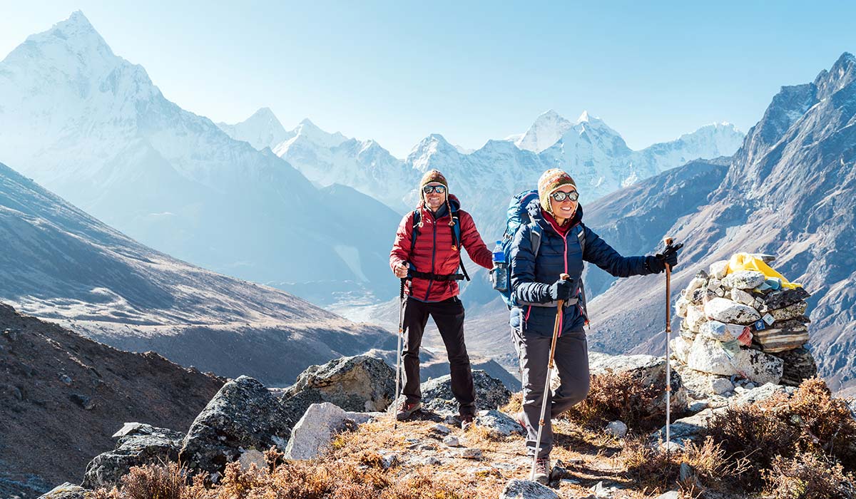 Giày Hiking Clorts: Lựa Chọn Hoàn Hảo Cho Mọi Cung Đường Đi Bộ Đường Dài